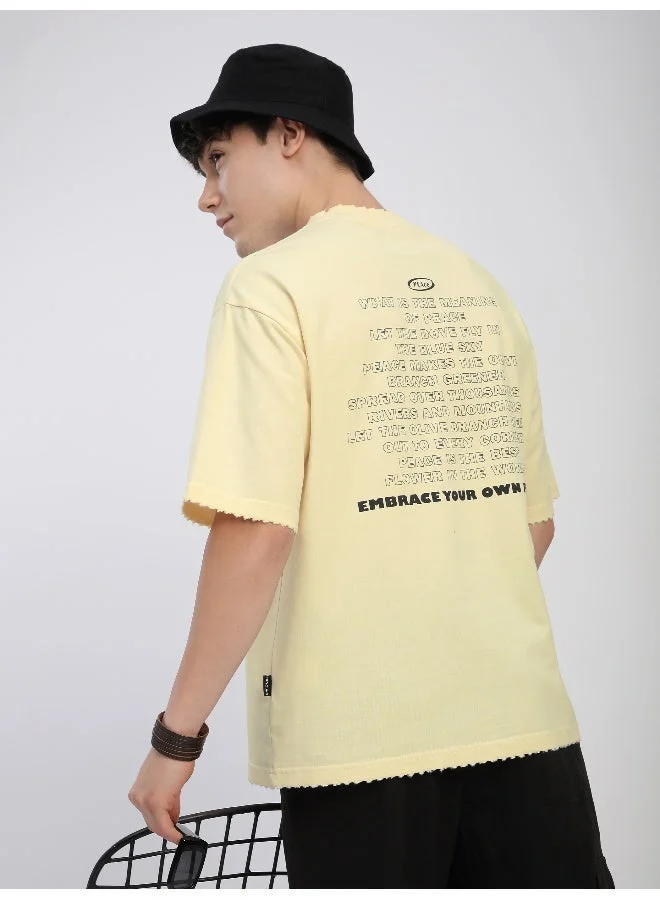 بيونغ تيشيرت أوف وايت مطبوع بعبارة سلام بحواف مضلعة بتصميم فضفاض