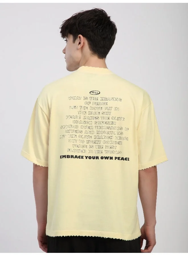 بيونغ تيشيرت أوف وايت مطبوع بعبارة سلام بحواف مضلعة بتصميم فضفاض