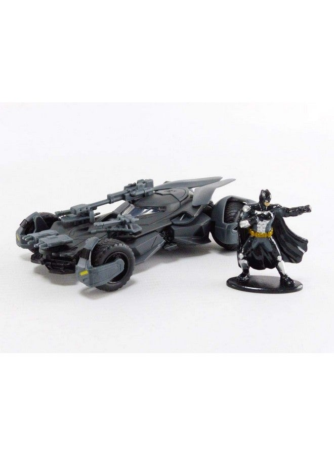 Jada Toys DC Comics Justice League Batman & Batmobile 1:32 Die - Cast Vehicle with Figure,Black - Image 1