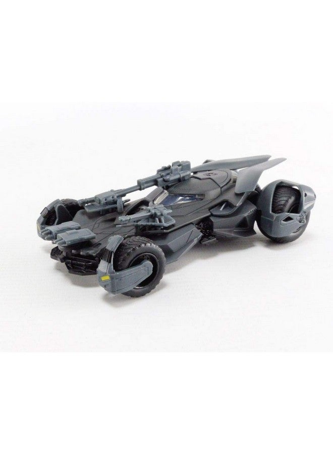 Jada Toys DC Comics Justice League Batman & Batmobile 1:32 Die - Cast Vehicle with Figure,Black - Image 3