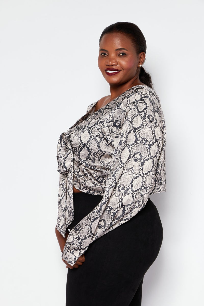 boohoo Women Plus Size V Neck Long Sleeve Printed Blouse, Beige - Image 2