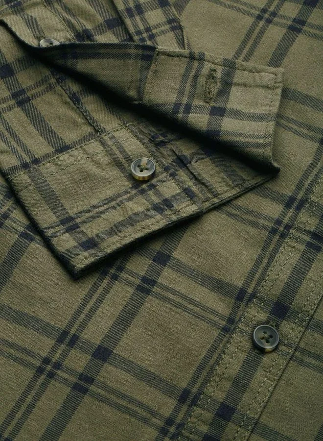 The Indian Garage Co Men Slim Fit Checkered Full Sleeves Spread Collar Casual Shirt