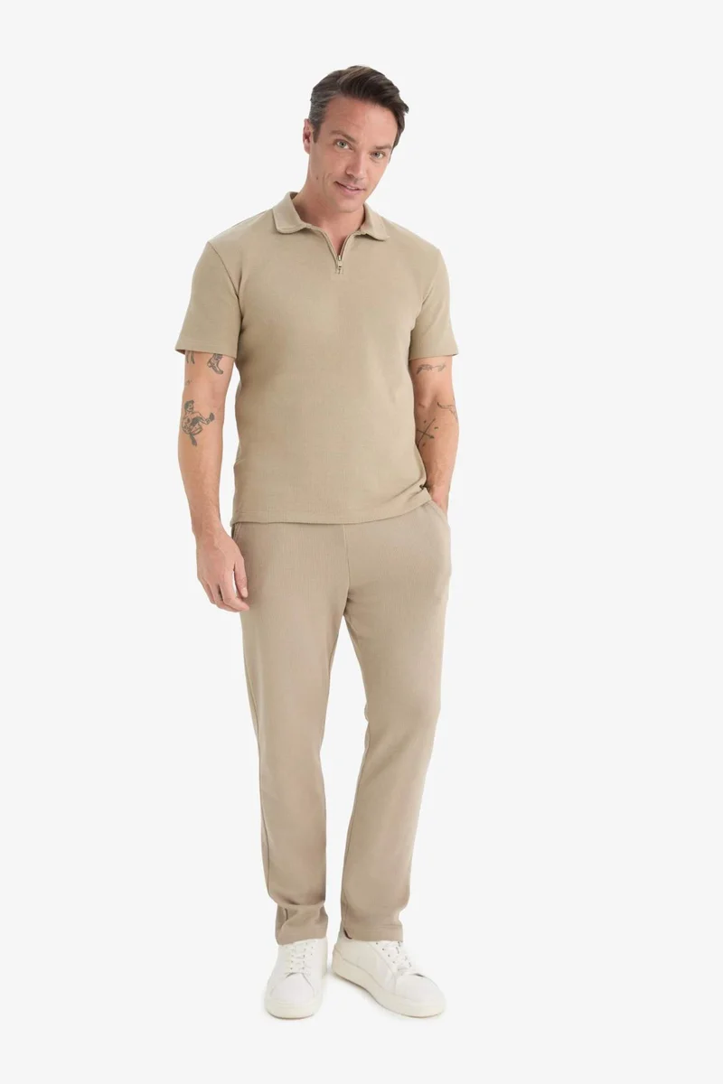 ديفاكتو Regular Fit Tied Waist Straight Leg Sweatpants
