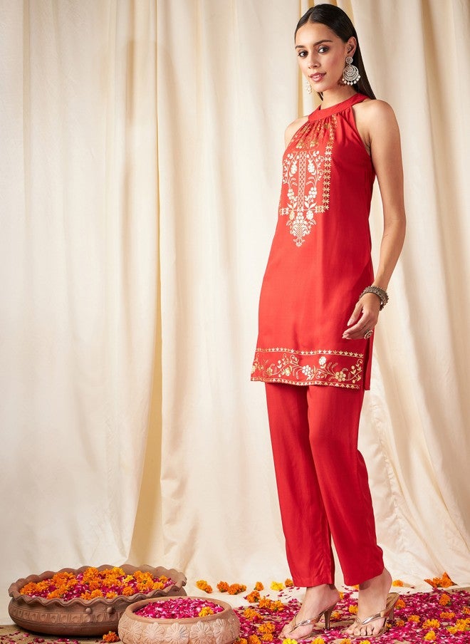 SASSAFRAS Floral Printed Kurti with Trousers for Women - Image 4