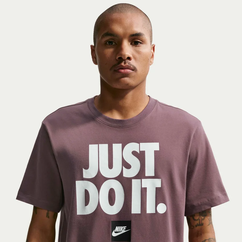 نايكي Men's Sportswear Just Do It Verbiage T-Shirt