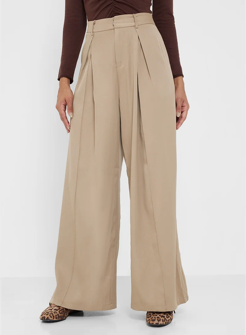 جينجر Wide Leg Trousers with Pleat Detail