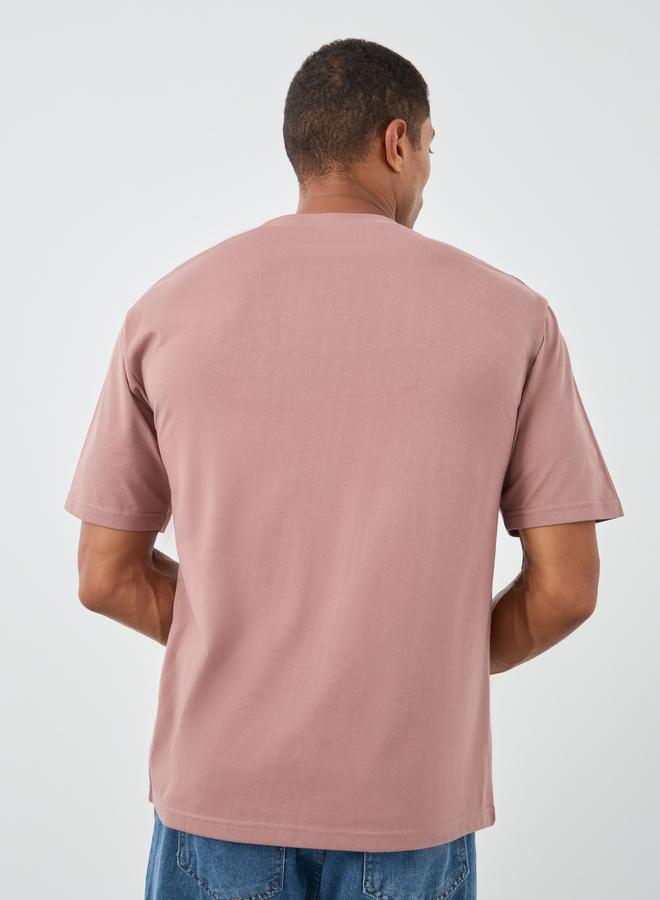 ستايلي تيشيرت أوفر سايز بياقة دائرية وطبعة شعار ستايلي - Image 5