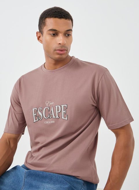 تيشيرت أوفر سايز بياقة دائرية وطبعة شعار ستايلي