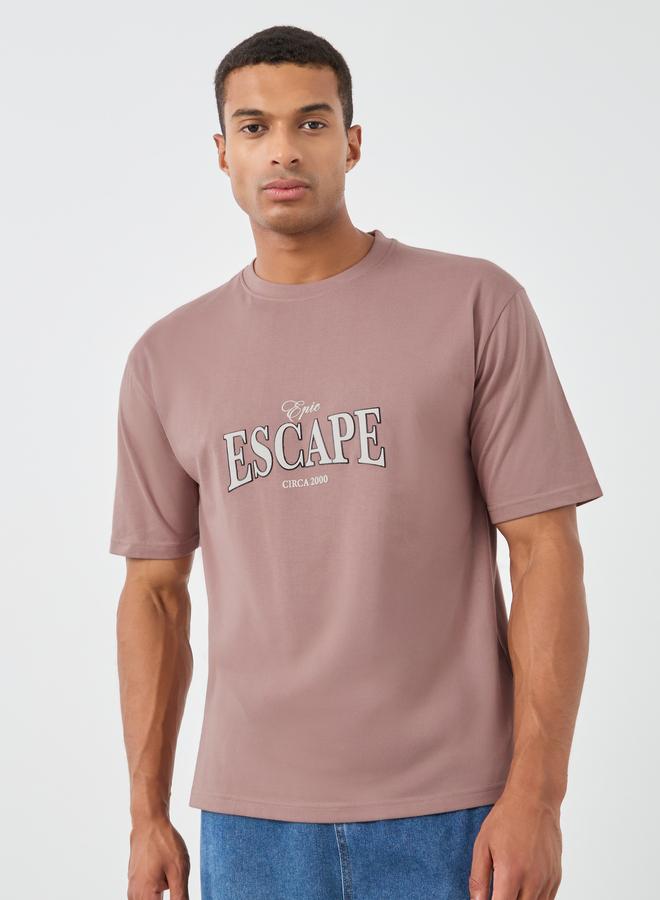 ستايلي تيشيرت أوفر سايز بياقة دائرية وطبعة شعار ستايلي - Image 3