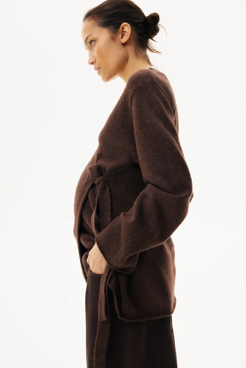 اتش اند ام كارديغان بتصميم ملفوف من تشكيلة ماما