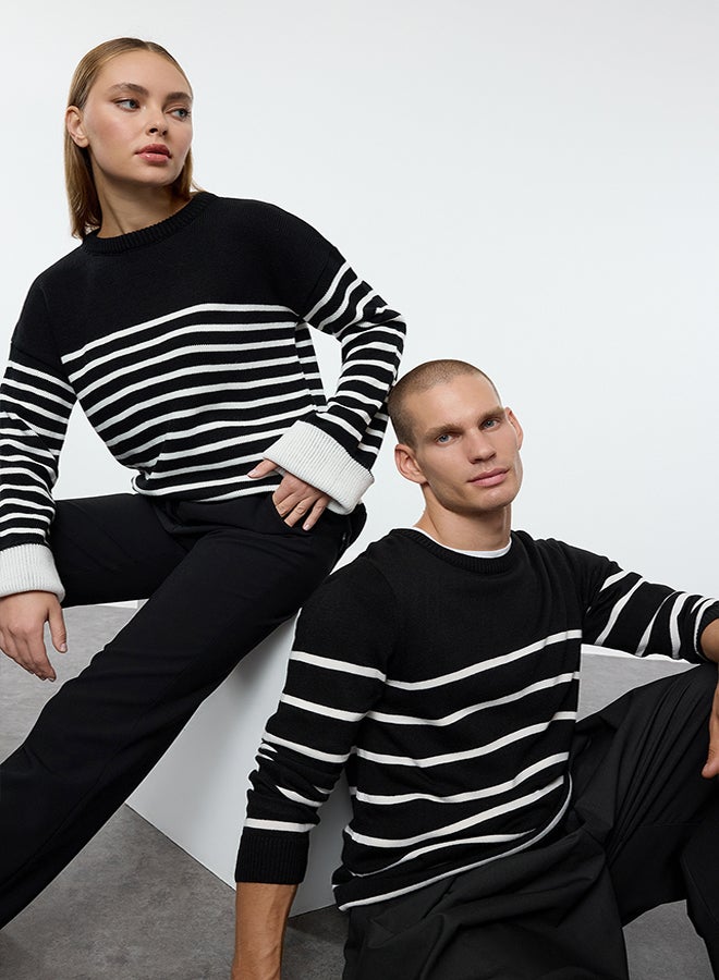 trendyol Black Slim Crew Neck Striped Knitwear Sweater TMNAW25KZ00033 - Image 1