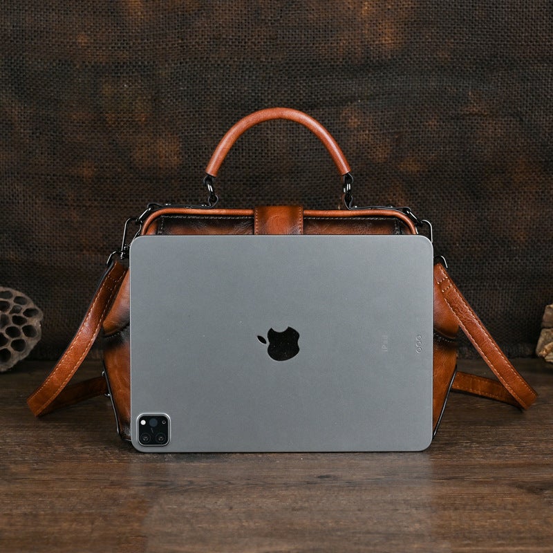Of New High-End Women'S Leather Bags With Hand-Painted And Engraved Designs, Big Brand - Image 3