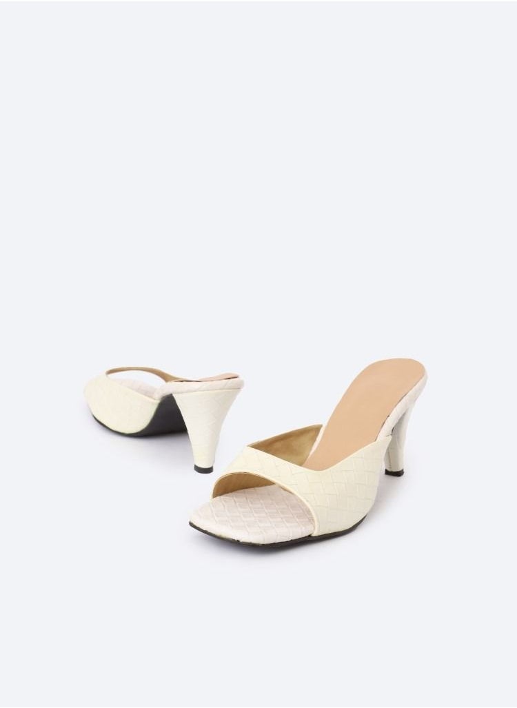 Zahwa Square-Toed Slipper Heels In Verne Texture Leather With 7cm Middle Heel.  - Image 2