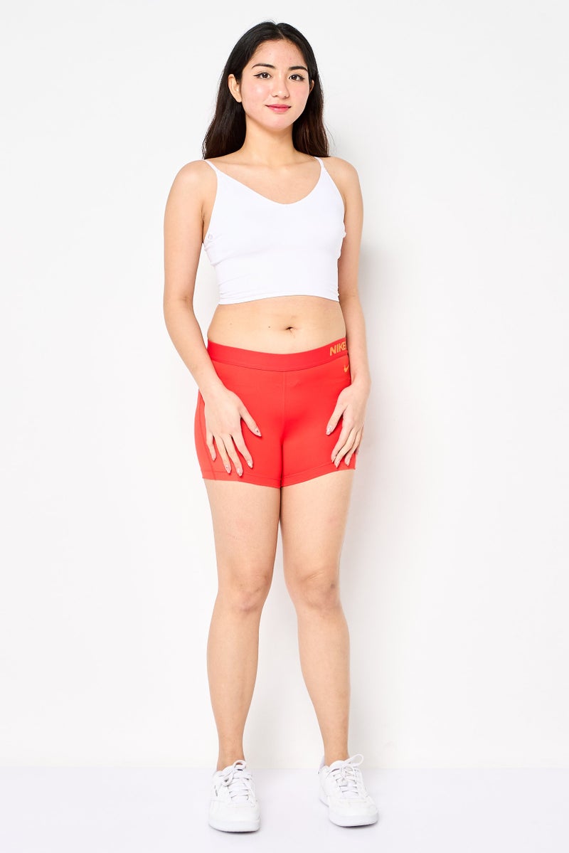 Nike شورتات تدريب رياضية نسائية، حمراء - Image 2