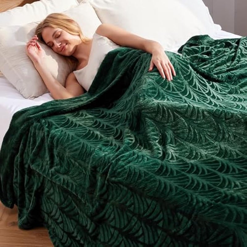 Loquat Flannel Fleece King Size Blanket for Bed, Soft Fluffy Velvet Bedspread Coverlet with Decorative Vintage Pattern for All Season, Warm and Lightweight, 90x104 Inch, Deep Green - Image 2