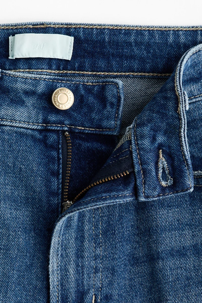 اتش اند ام جينز بساق مستقيمة بطول الكاحل وخصر مرتفع بقصة سلِم