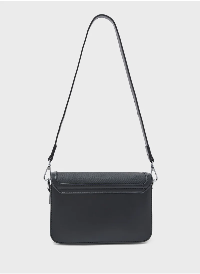 ايلا Clasp Detail Shoulder Bag