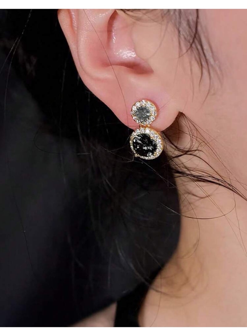 Dangle Charms Trendy And Elegant Earrings For Women - Image 1