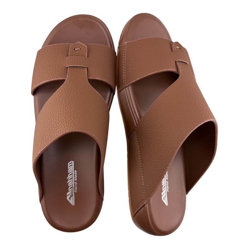 إيت صندل عربي يدوي الصنع للرجال من AET | شبشب رجالي خارجي | شبشب مفتوح من الأمام للاستخدام اليومي | جلد عربي أصلي| تصميم عربي جديد | نعل داخلي بألوان مختلفه| مريح وخفيف الوزن - Image 2