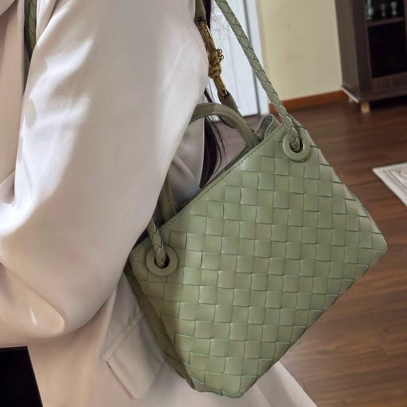 Niche Design Cowhide Handwoven Bag For Women, Versatile Old Money Style Large Capacity Tote Bag, Retro Shoulder Handbag - Image 2