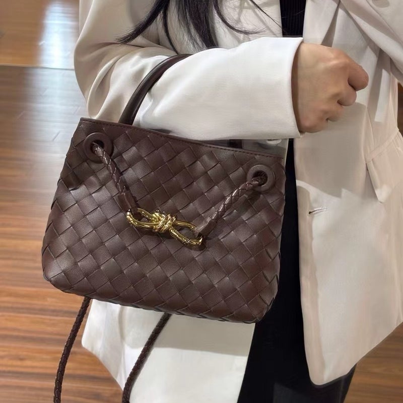 Niche Design Cowhide Handwoven Bag For Women, Versatile Old Money Style Large Capacity Tote Bag, Retro Shoulder Handbag - Image 5
