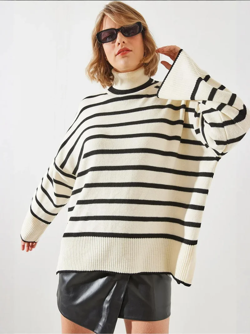 LUCCI Striped Ribbed Turtleneck Sweater