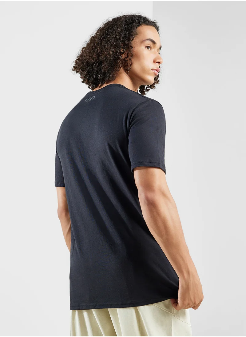 UNDER ARMOUR Big Logo Fill T-Shirt