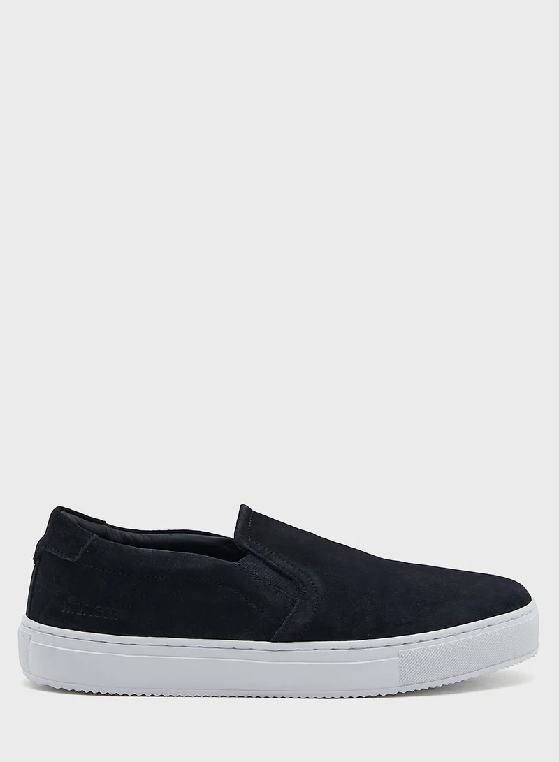 TOMMY HILFIGER Essential Slip Ons