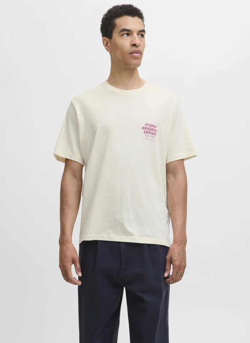 JORMEADOWS TYPO TEE SS CREW NECK
