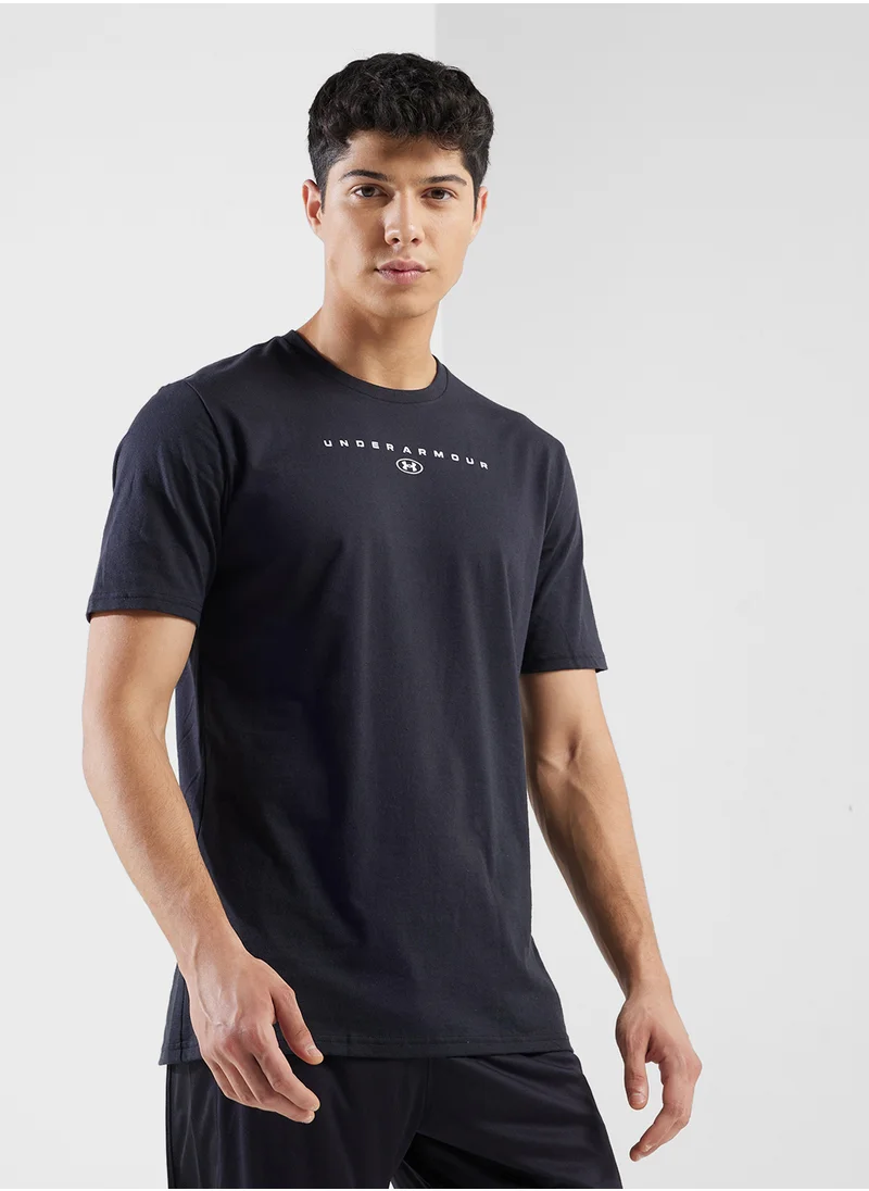 اندر ارمور Stacked Logo T-Shirt