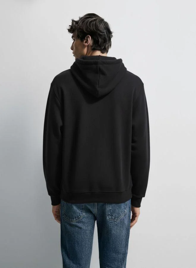 شركة المرآب الهندية Men Oversized Fit Embroidered Hooded Neck Full Sleeves Sweatshirt