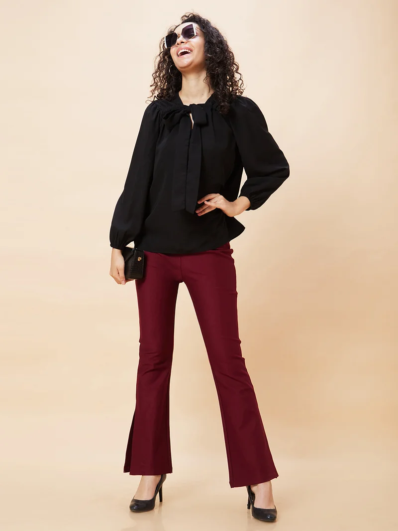 جلو باص بنطلون نسائي بقصة ضيقة وفتحة جانبية وخصر مرتفع