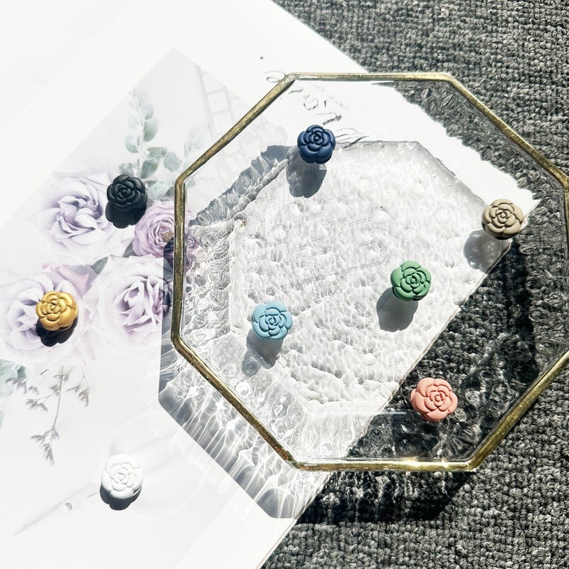 eManco Magnetic Camellia Brooch Scarf Clip Shawl Pin Anti-Slip Fixing Clasp for Women and Men，Magnetic Hijab Clip，luxury fashion jewelry, minimalist jewelry， - Image 4