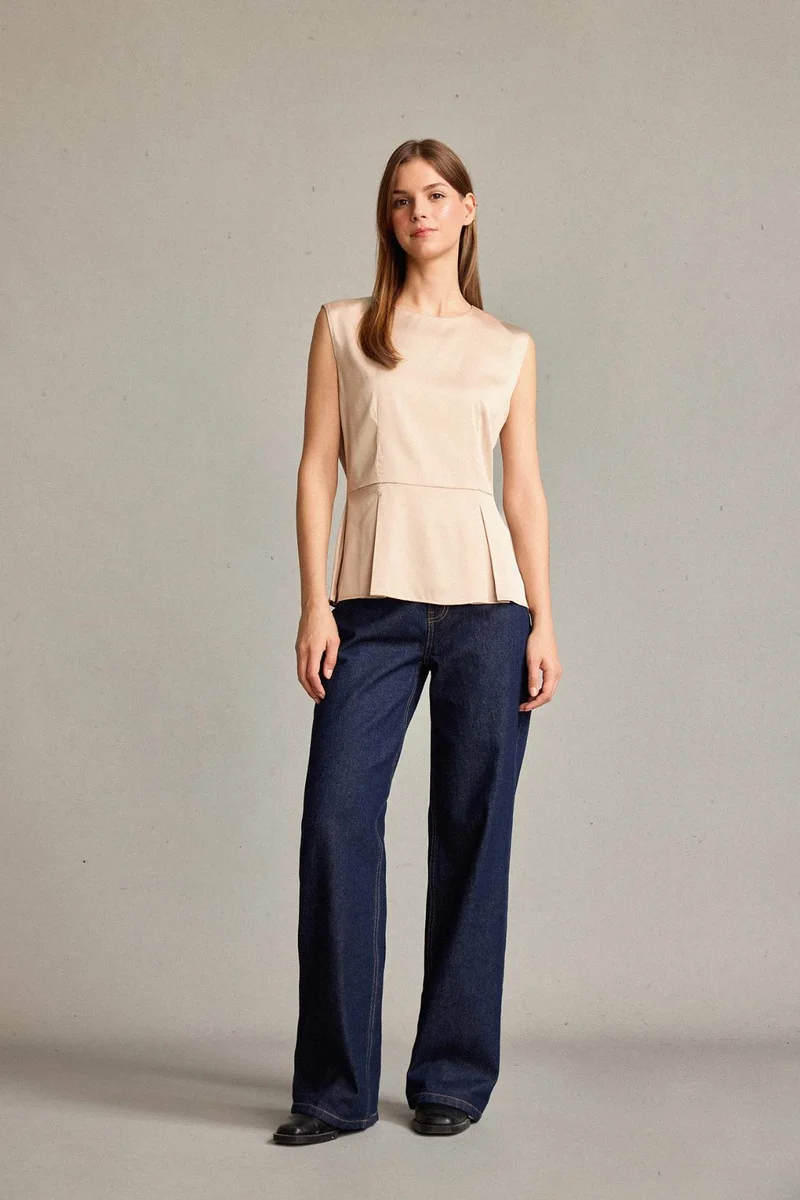 DeFacto Sleeveless Satin Blouse