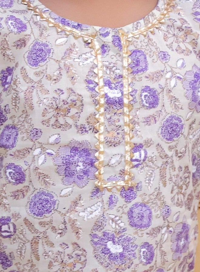 Bold N Elegant طقم ملابس تقليدي للبنات الصغيرات، يتكون من بلوزة كورتا مطبوعة بنقوش زهور جريئة وأنيقة مع بنطال شارارا متوازي، مناسب للرضع والأطفال الصغار (مقاسات: 6 أشهر، 12 شهرًا، لون بنفسجي). - Image 3