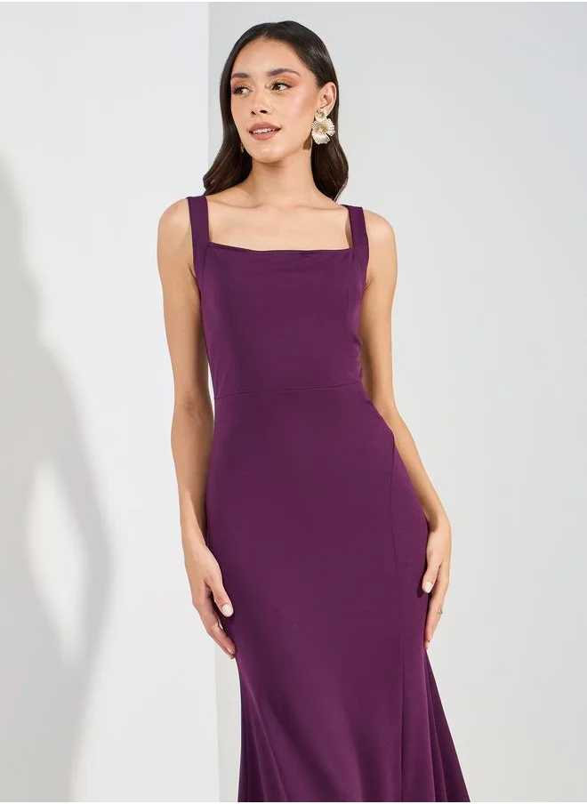 ستايلي Sleeveless Bodycon Maxi Dress with Split Hem