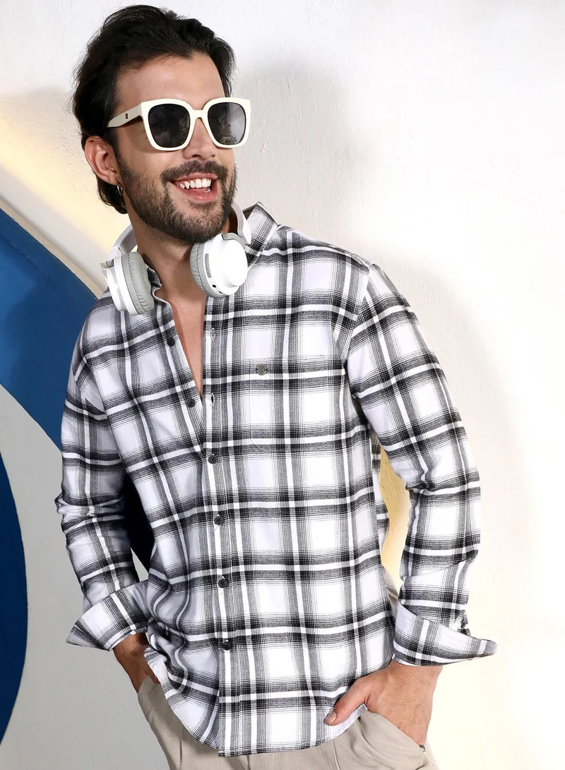 Campus Sutra Men's Chalk White & Midnight Black Brushed Buffalo Check Shirt