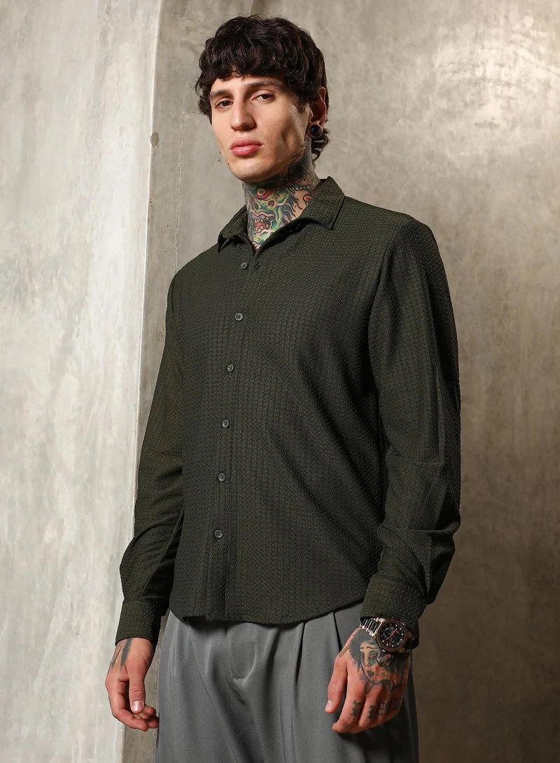 Campus Sutra Men's Seaweed Green Gridveil-Tactile Shirt For Casual Wear | Spread Collar | Long Cuffed Sleeves | Button Closure | Shirt Crafted With Comfort Fit For Everyday Wear