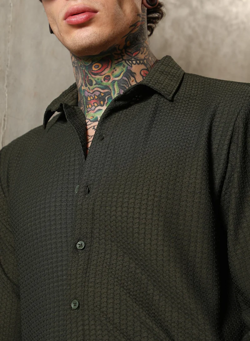 Campus Sutra Men's Seaweed Green Gridveil-Tactile Shirt For Casual Wear | Spread Collar | Long Cuffed Sleeves | Button Closure | Shirt Crafted With Comfort Fit For Everyday Wear