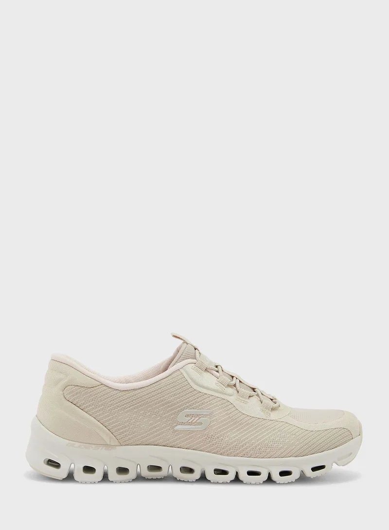 SKECHERS Glide-Step