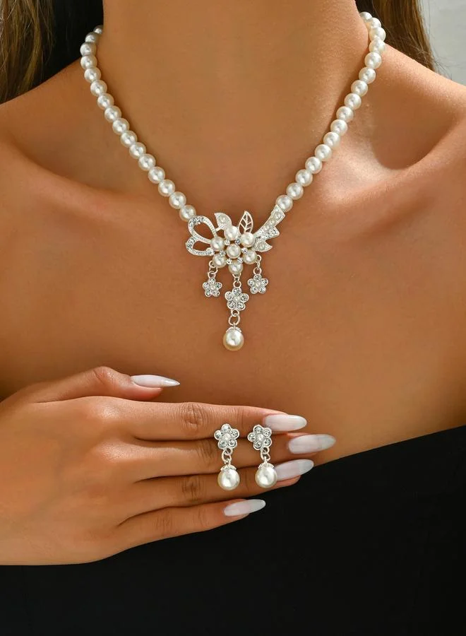 تايك تو طقم مجوهرات عقد وأقراط مزينة بشكل البرسيم ولؤلؤ صناعي