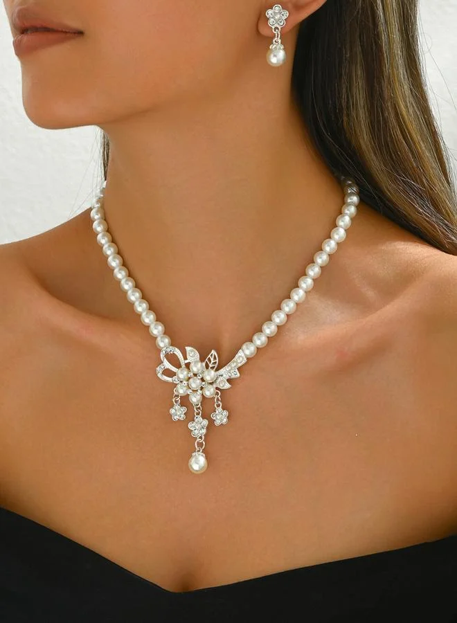 تايك تو طقم مجوهرات عقد وأقراط مزينة بشكل البرسيم ولؤلؤ صناعي