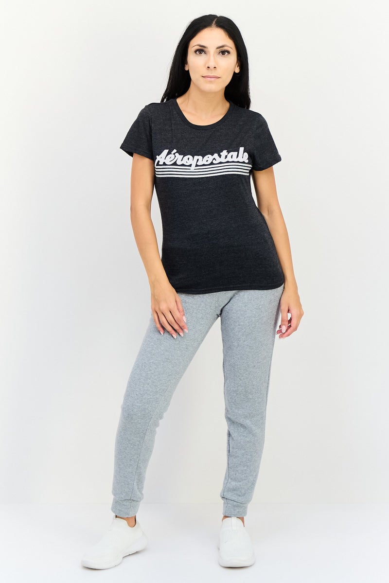 Aeropostale تي شيرت رياضي نسائي بأكمام قصيرة مناسب في الهواء الطلق، رمادي غامق - Image 4