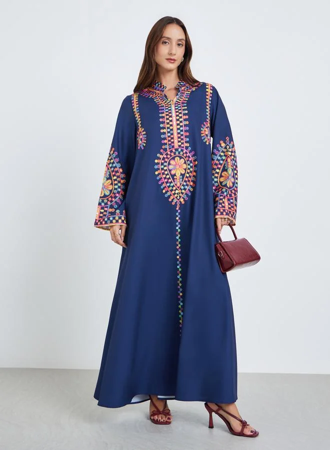 تايك تو جلابية طويلة مطرزة