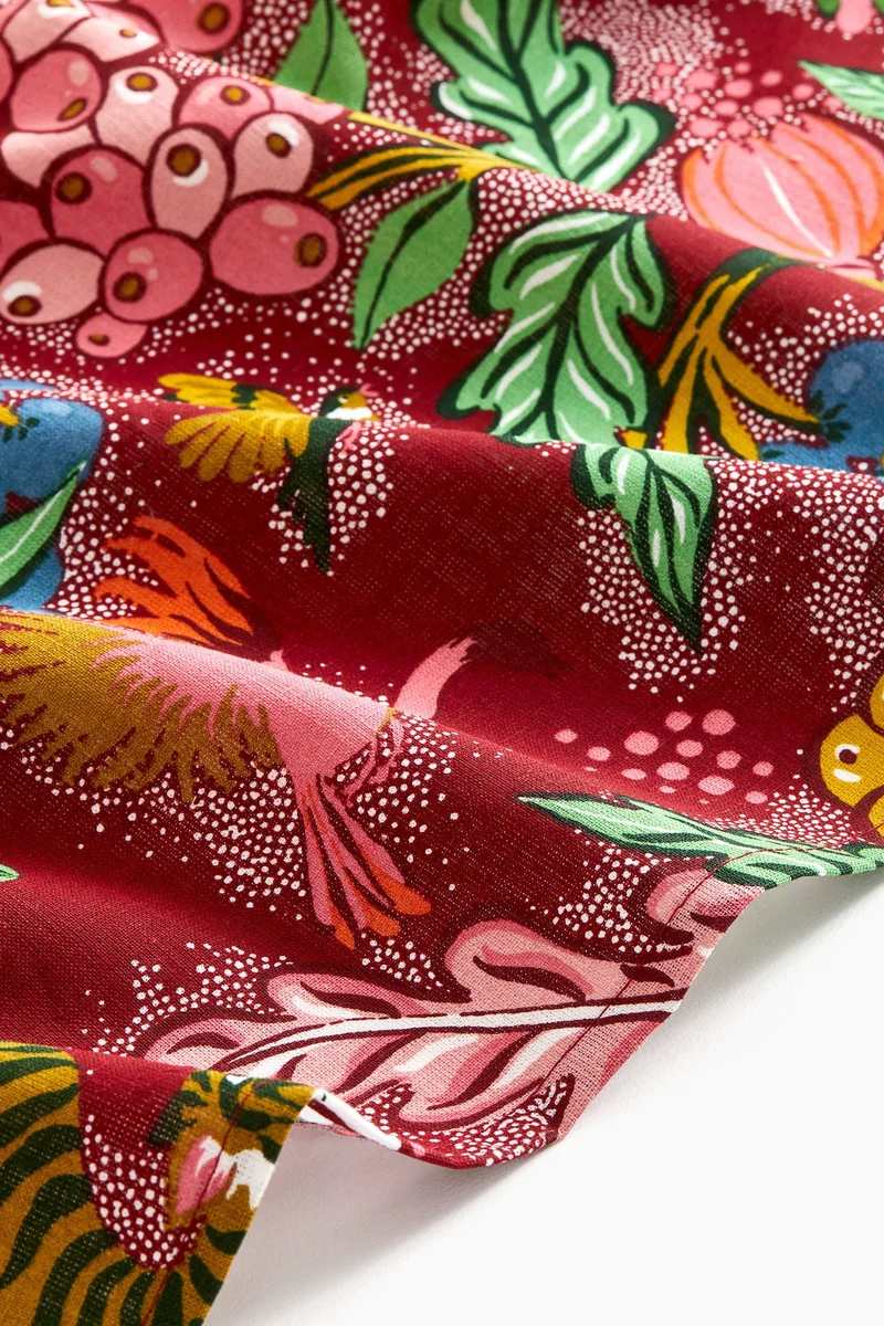 اتش اند ام غطاء للطاولة