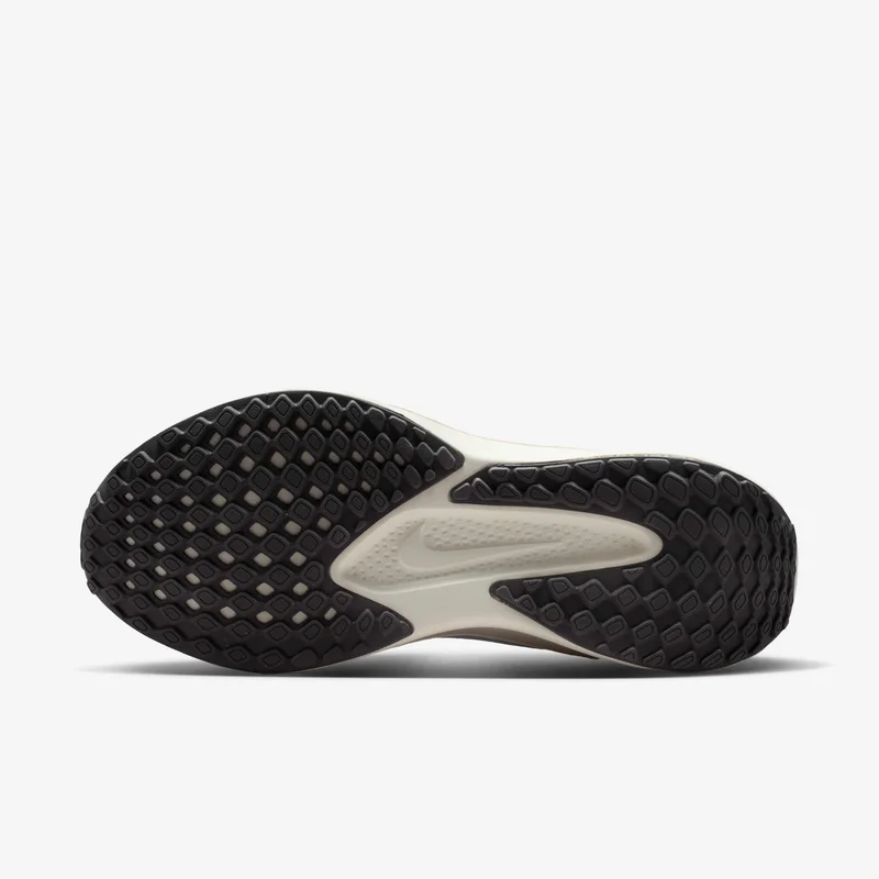 Nike Women's Quest 6 Road Running Shoes