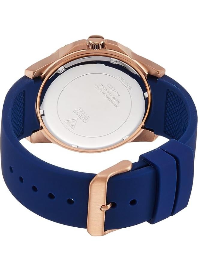 GUESS Men's Water Resistant Silicone Analog Watch W0485G1 - Image 3