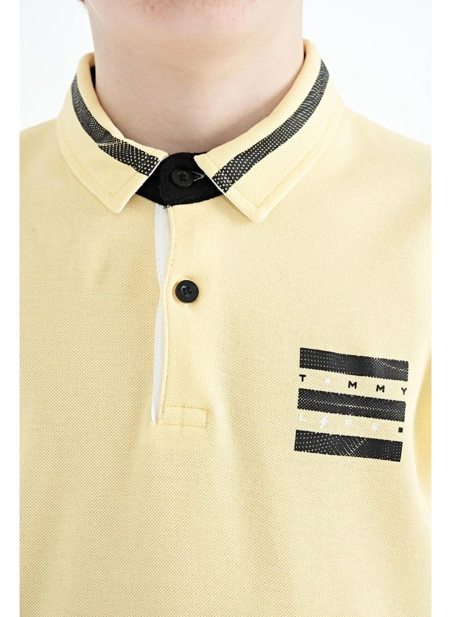 تومي لايف Yellow Collar Color Block Print Detailed Standard Size Boy T-Shirt - 11111