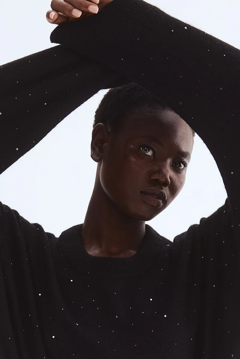 اتش اند ام كنزة مطرزة