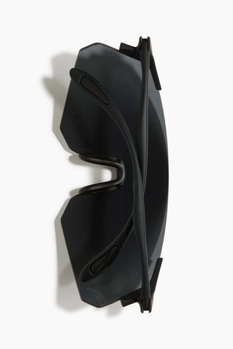 اتش اند ام نظارات شمسية رياضية